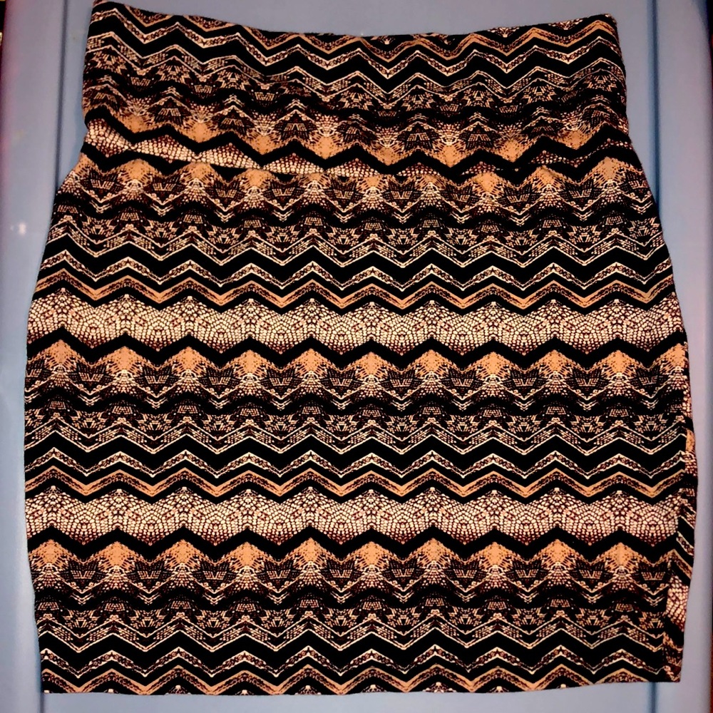 Multicolor Black, Peach, white, and violet. Cute Spring/ Summertime mini skirt.